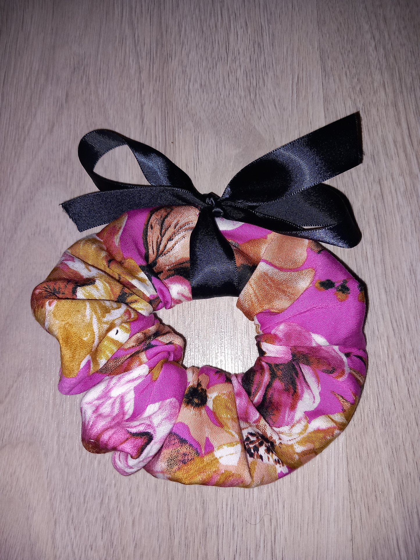 Bow scrunchie, different colors