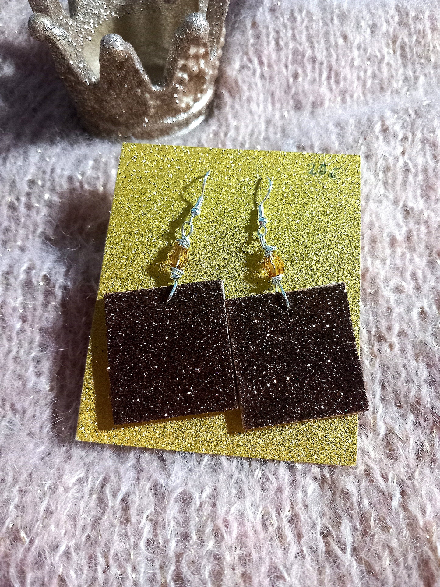 Glitter square earrings, brown/white